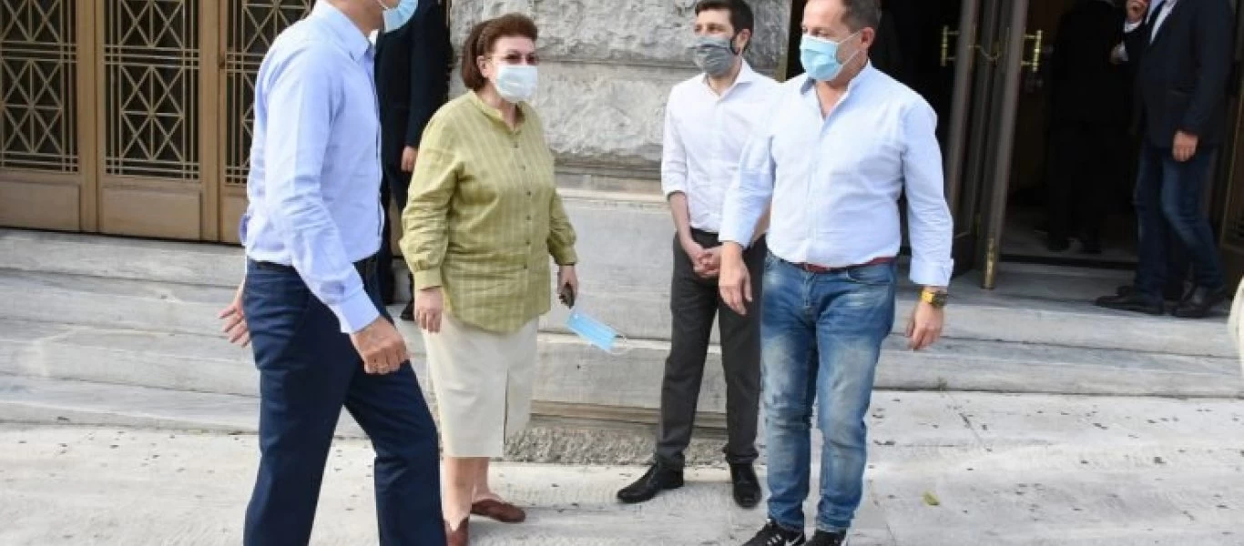 Αντιπολίτευση: «Πολιτικό σκάνδαλο Λιγνάδη με απόπειρα συγκάλυψης» - ΣΕΗ: «Ο Μητσοτάκης ήθελε να αποπροσανατολίσει»